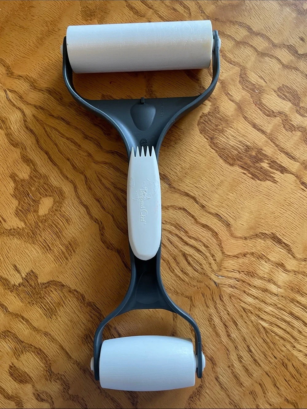 Pampered Chef Dual White Ceramic Rolling Press with Gray Handle